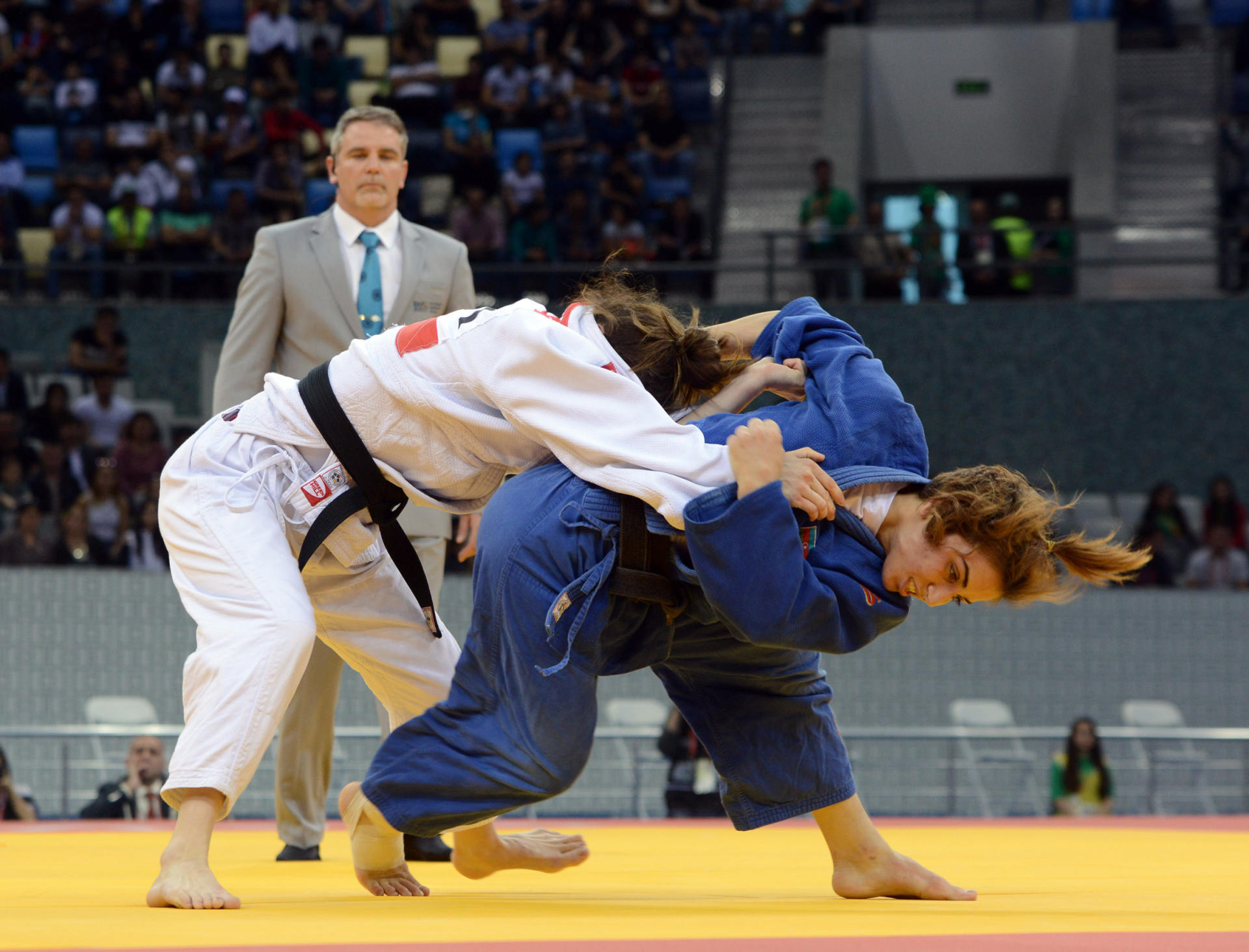 Azerbaijan’s president awards winners in judo at Baku 2017 (VIDEO)