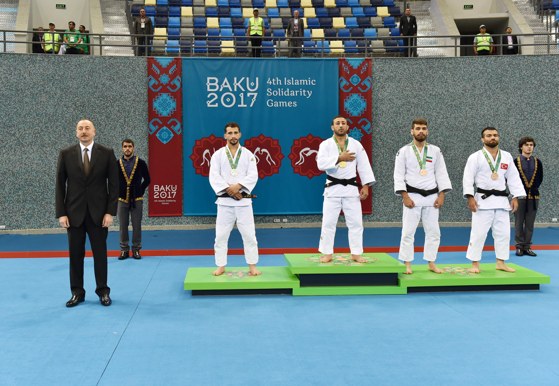 Azerbaijan’s president awards winners in judo at Baku 2017 (VIDEO)