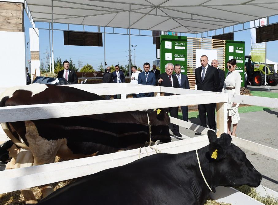 Azerbaijani president, first lady view World Food Azerbaijan, CaspianAgro exhibitions (PHOTO)