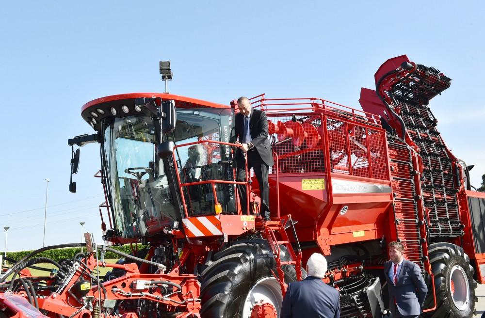 Azerbaijani president, first lady view World Food Azerbaijan, CaspianAgro exhibitions (PHOTO)