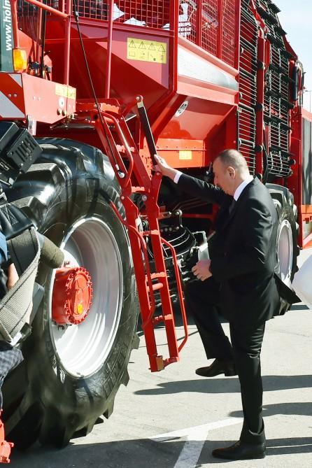 Azerbaijani president, first lady view World Food Azerbaijan, CaspianAgro exhibitions (PHOTO)