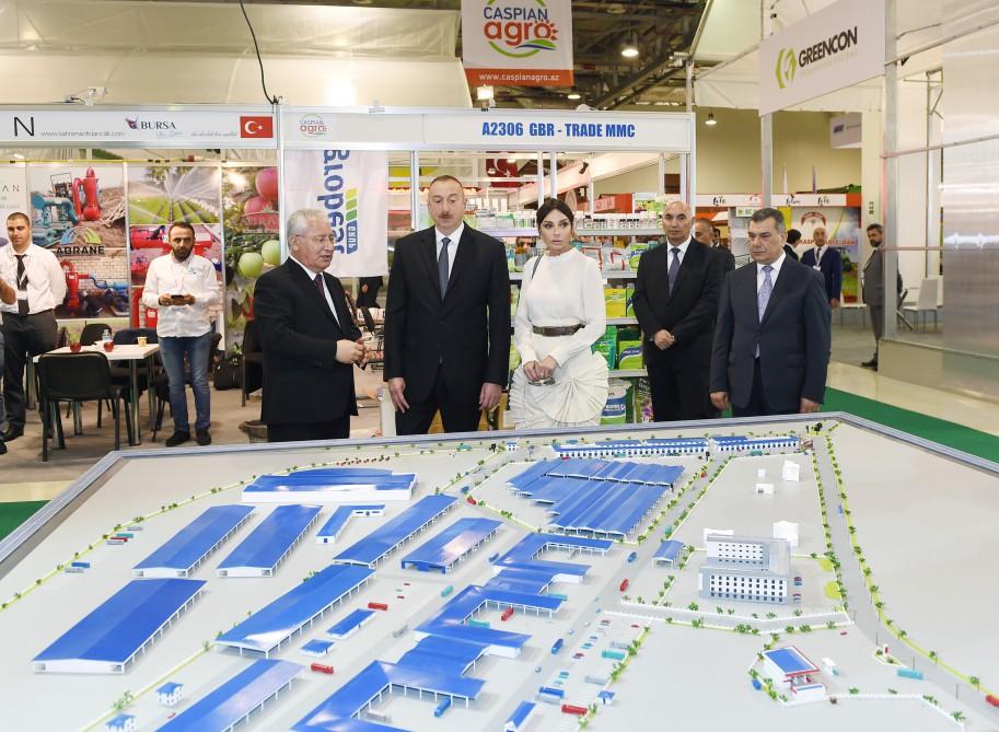 Azerbaijani president, first lady view World Food Azerbaijan, CaspianAgro exhibitions (PHOTO)