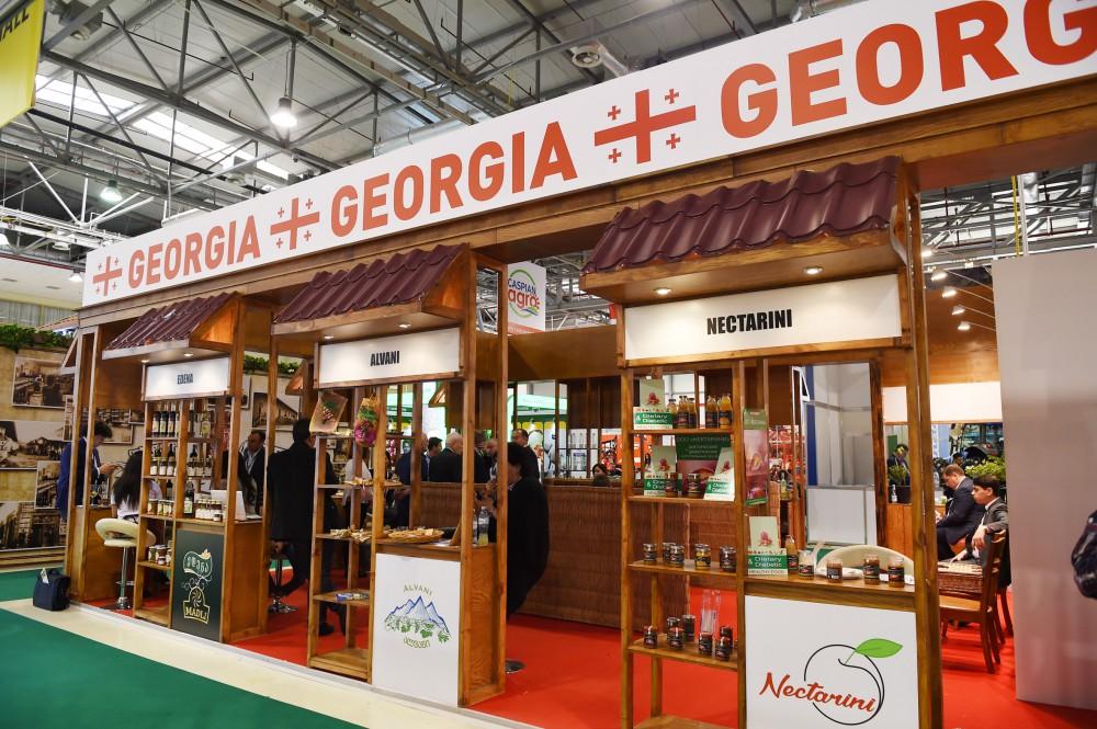 Azerbaijani president, first lady view World Food Azerbaijan, CaspianAgro exhibitions (PHOTO)