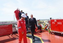 Ilham Aliyev attends opening of drilling rig named after Heydar Aliyev (PHOTO)