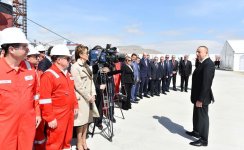 Ilham Aliyev attends opening of drilling rig named after Heydar Aliyev (PHOTO)