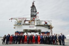 Ilham Aliyev attends opening of drilling rig named after Heydar Aliyev (PHOTO)