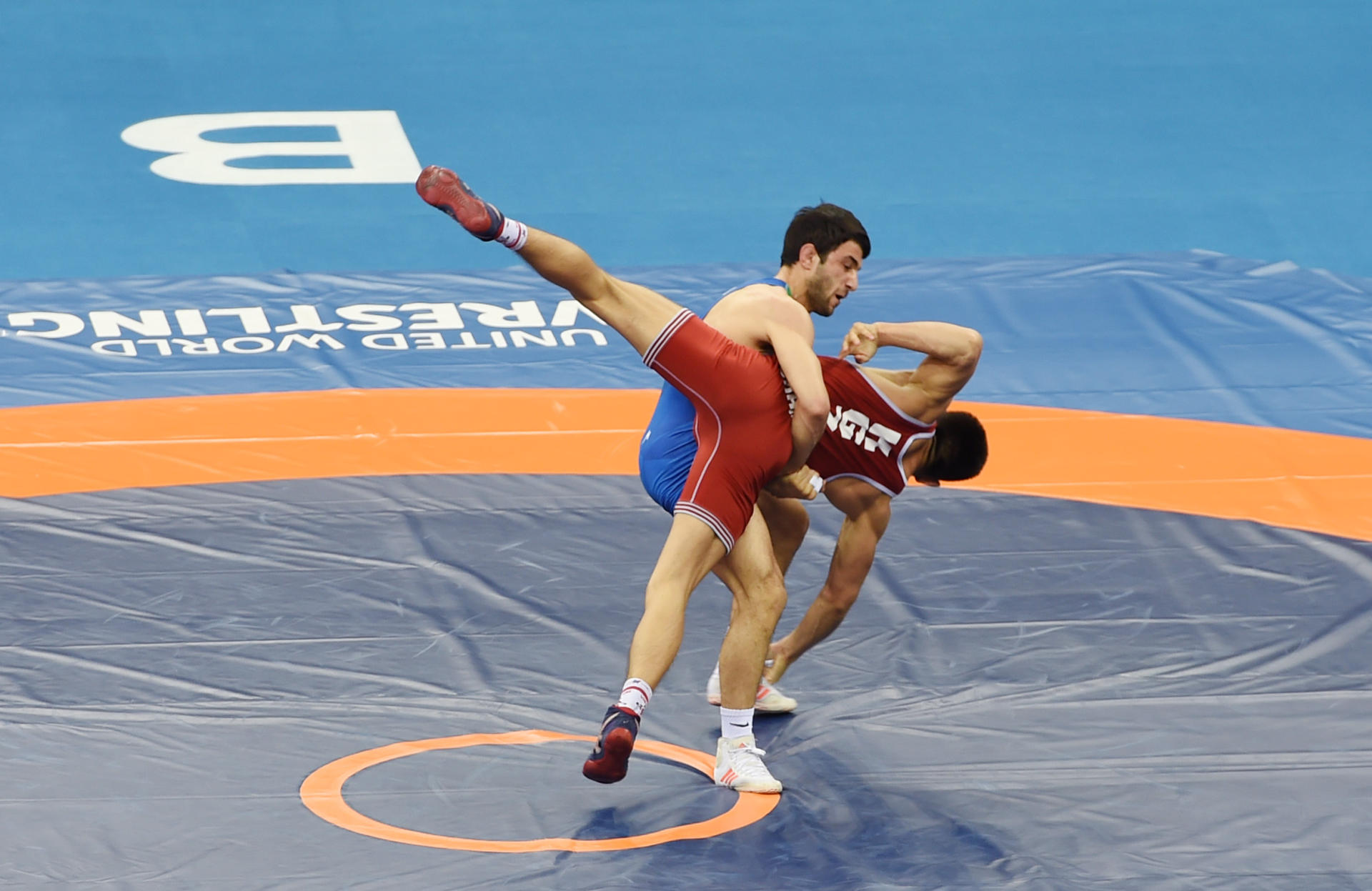 Baku 2017: Ilham Aliyev presents medals to Greco-Roman wrestling winners (VIDEO) (PHOTO)