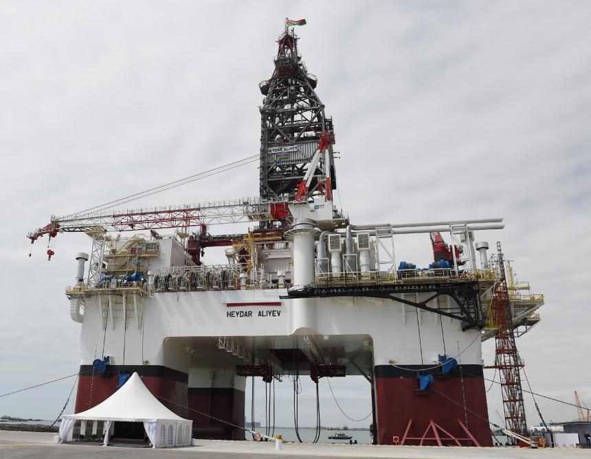 Ilham Aliyev attends opening of drilling rig named after Heydar Aliyev (PHOTO)