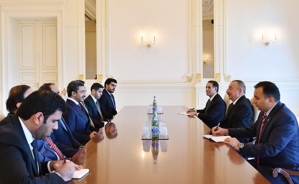Ilham Aliyev receives UAE delegation (PHOTO)