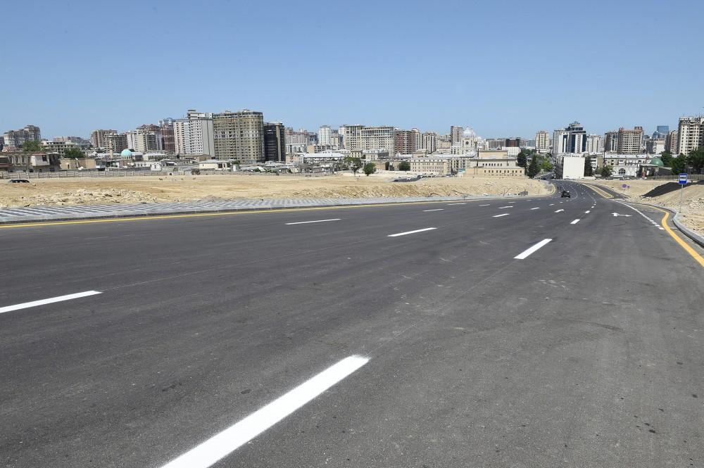 Azerbaijani president, first lady attend opening of newly-built roads in Baku (PHOTO)