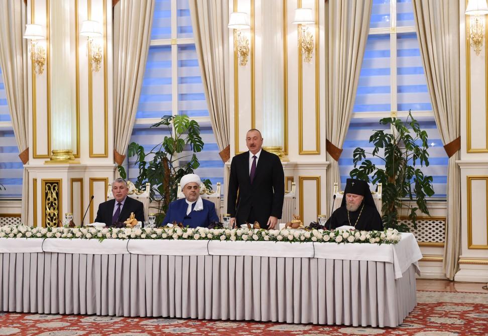 Ilham Aliyev attends Iftar ceremony on occasion of Ramadan