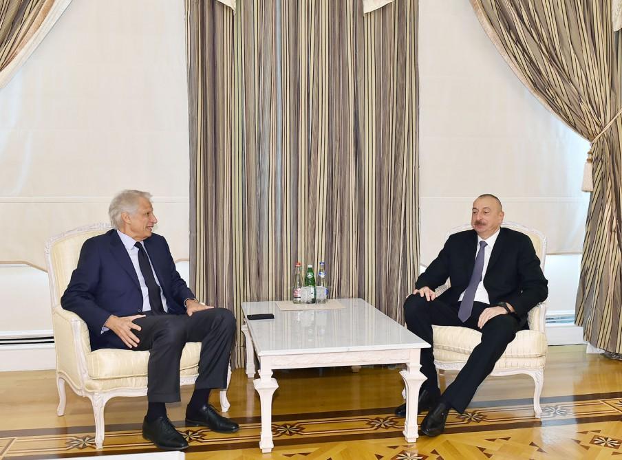 Ilham Aliyev receives former French PM (PHOTO)