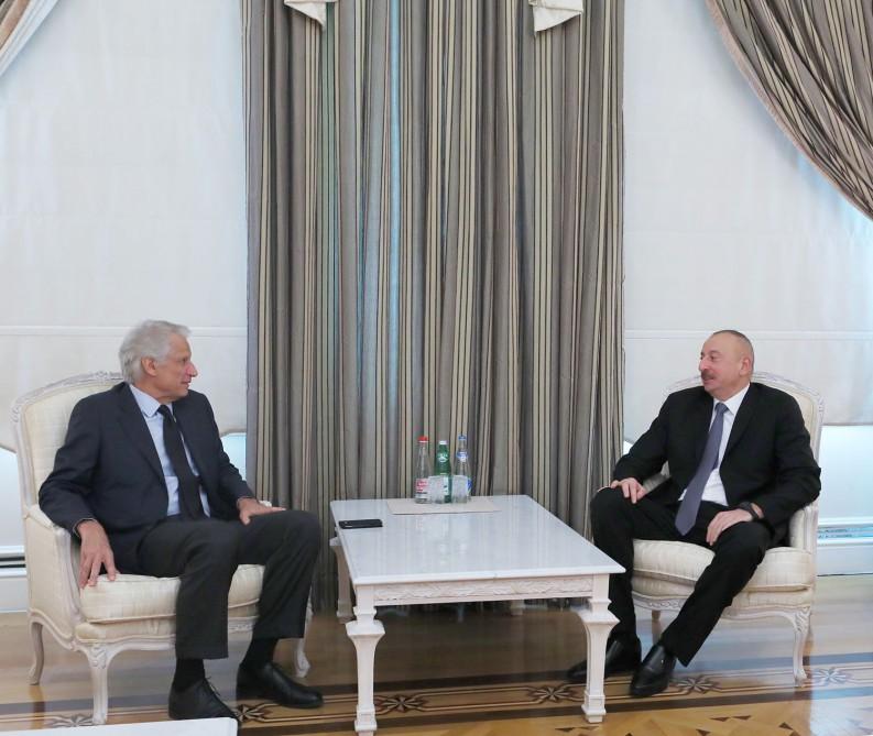 Ilham Aliyev receives former French PM (PHOTO)
