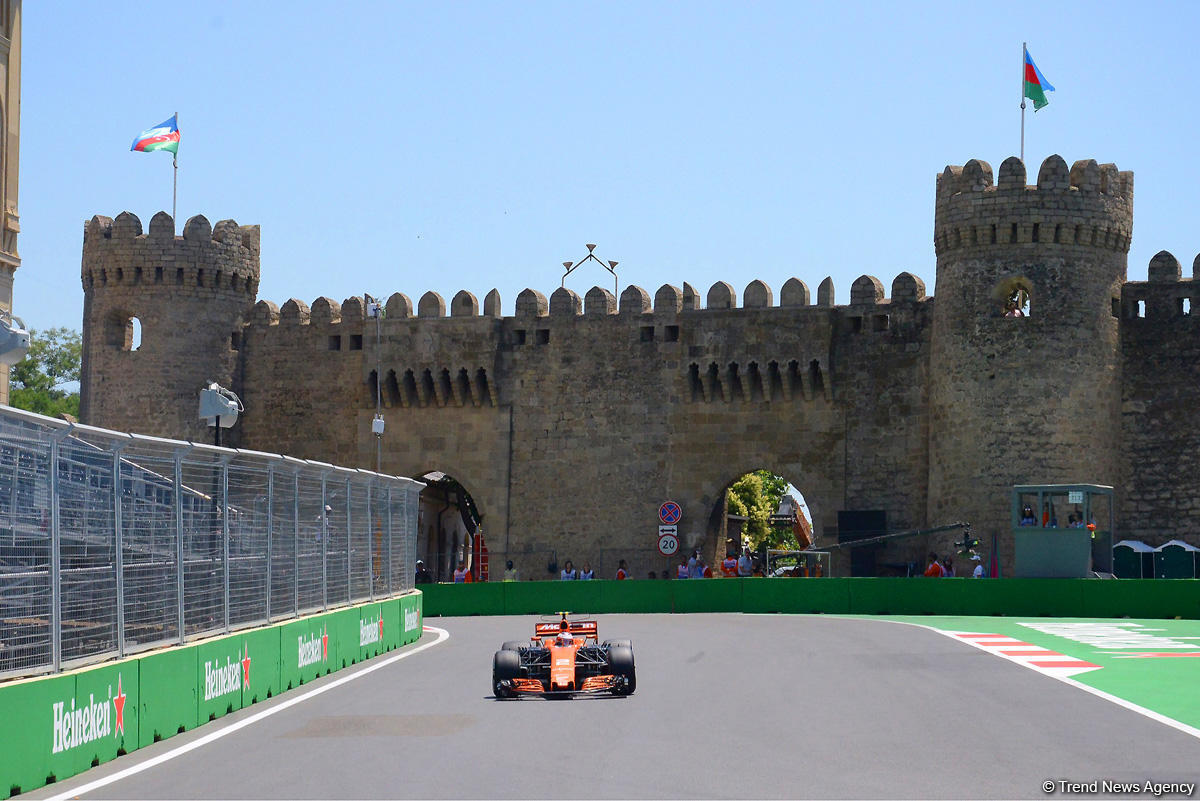 Hamilton takes pole at F1 Azerbaijan Grand Prix