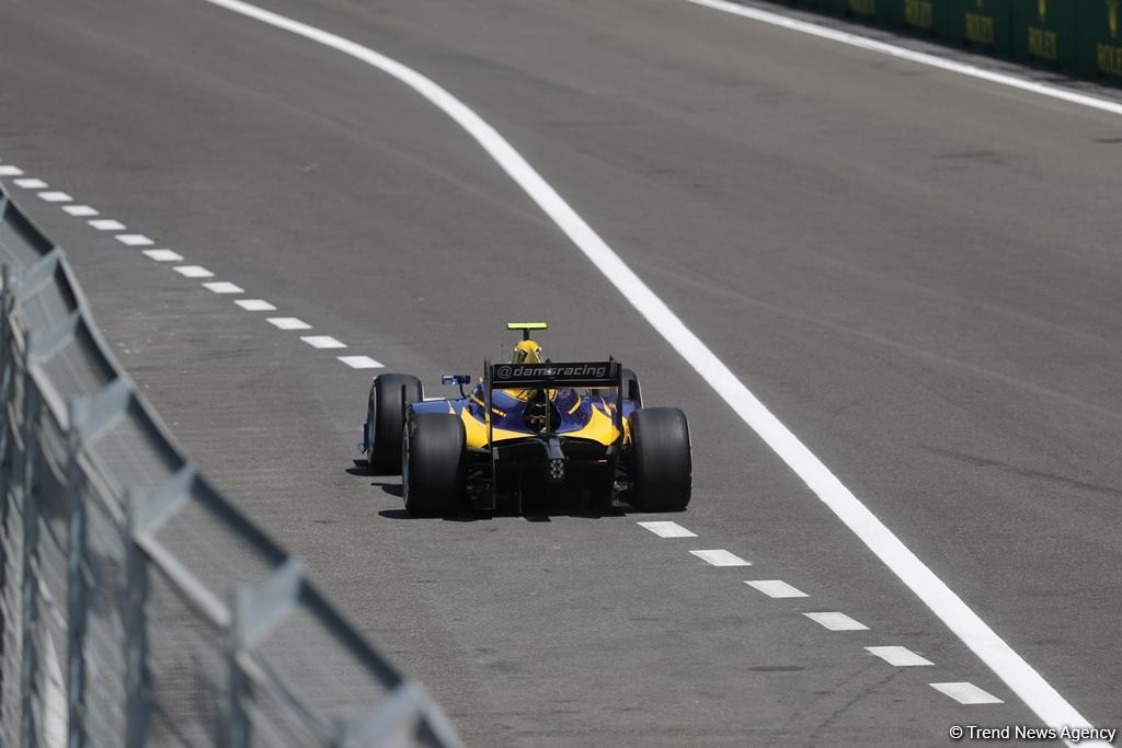 First crash at FIA Formula 2 Race 1