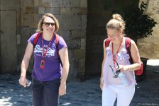 F1 fans viewing tourist attractions of Baku (PHOTO)