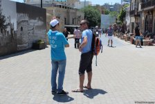 F1 fans viewing tourist attractions of Baku (PHOTO)