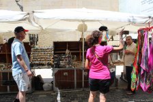 F1 fans viewing tourist attractions of Baku (PHOTO)