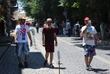 F1 fans viewing tourist attractions of Baku (PHOTO)