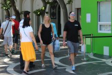 F1 fans viewing tourist attractions of Baku (PHOTO)