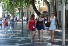 F1 fans viewing tourist attractions of Baku (PHOTO)