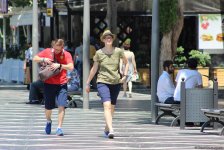 F1 fans viewing tourist attractions of Baku (PHOTO)