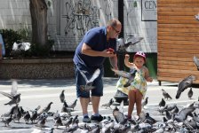 F1 fans viewing tourist attractions of Baku (PHOTO)