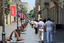 F1 fans viewing tourist attractions of Baku (PHOTO)