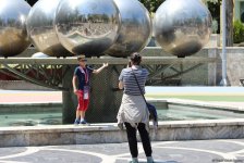 F1 fans viewing tourist attractions of Baku (PHOTO)