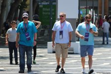 F1 fans viewing tourist attractions of Baku (PHOTO)