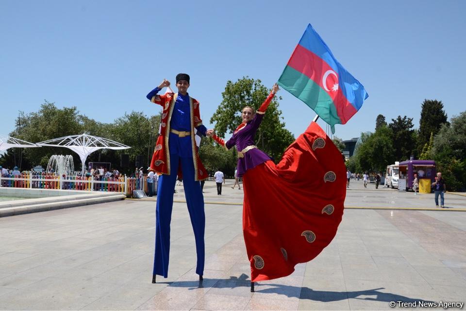 F1 Village entertainment zone in Baku as caught on camera