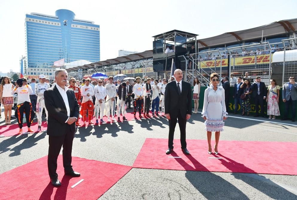 Ilham Aliyev and his spouse watch F1 Azerbaijan Grand Prix (PHOTO)