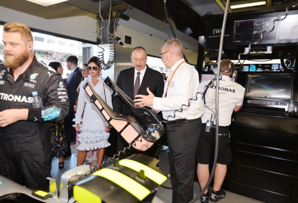 Ilham Aliyev and his spouse watch F1 Azerbaijan Grand Prix (PHOTO)
