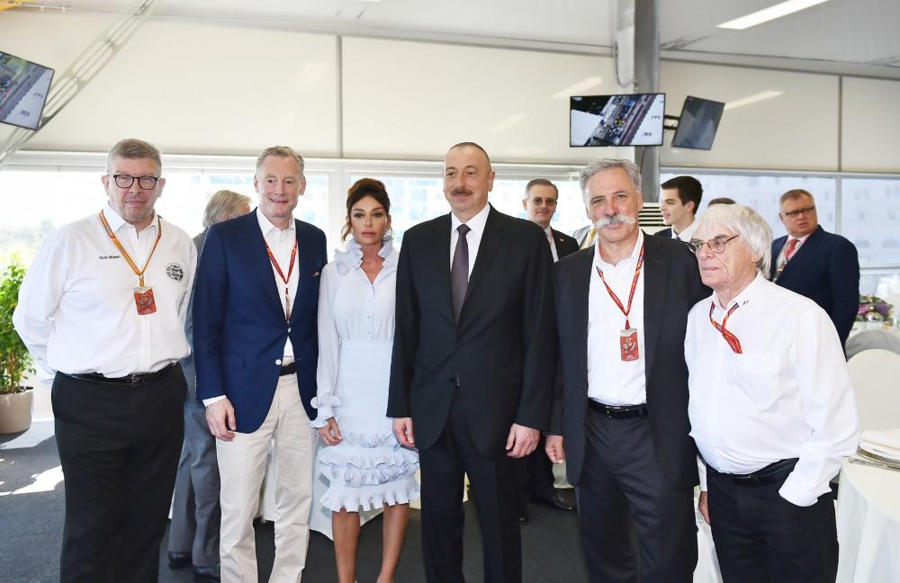 Ilham Aliyev and his spouse watch F1 Azerbaijan Grand Prix (PHOTO)
