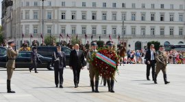 President Aliyev visited the Tomb of the Unknown Soldier in Warsaw (PHOTO)