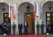 Official welcome ceremony held for Ilham Aliyev in Warsaw (PHOTO)