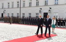 Official welcome ceremony held for Ilham Aliyev in Warsaw (PHOTO)