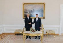 Azerbaijani, Polish presidents hold one-on-one meeting (PHOTO)