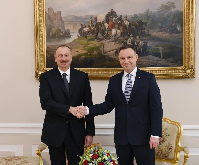 Azerbaijani, Polish presidents hold one-on-one meeting (PHOTO)