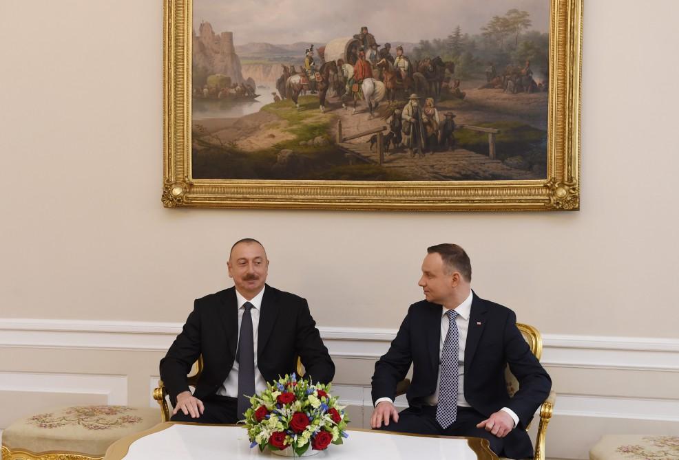 Azerbaijani, Polish presidents hold one-on-one meeting (PHOTO)