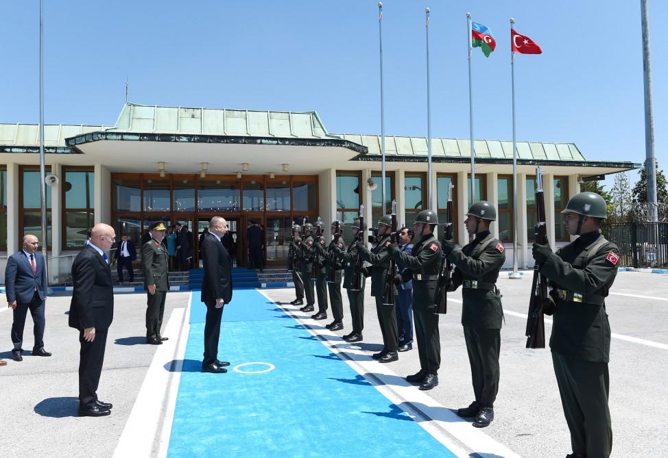 President Ilham Aliyev completes Turkey visit (PHOTO)