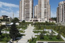 Ilham Aliyev views newly built park in Yasamal district  (PHOTO)