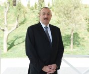 Ilham Aliyev views newly built park in Yasamal district  (PHOTO)