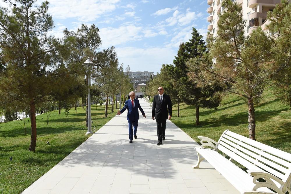 Ilham Aliyev views newly built park in Yasamal district  (PHOTO)