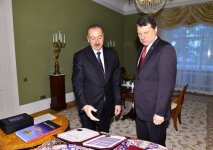 Official welcome ceremony held for Ilham Aliyev in Riga (PHOTO)