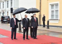 Official welcome ceremony held for Ilham Aliyev in Riga (PHOTO)