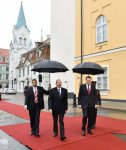 Official welcome ceremony held for Ilham Aliyev in Riga (PHOTO)