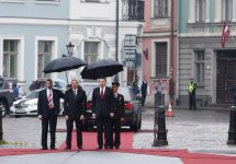 Official welcome ceremony held for Ilham Aliyev in Riga (PHOTO)