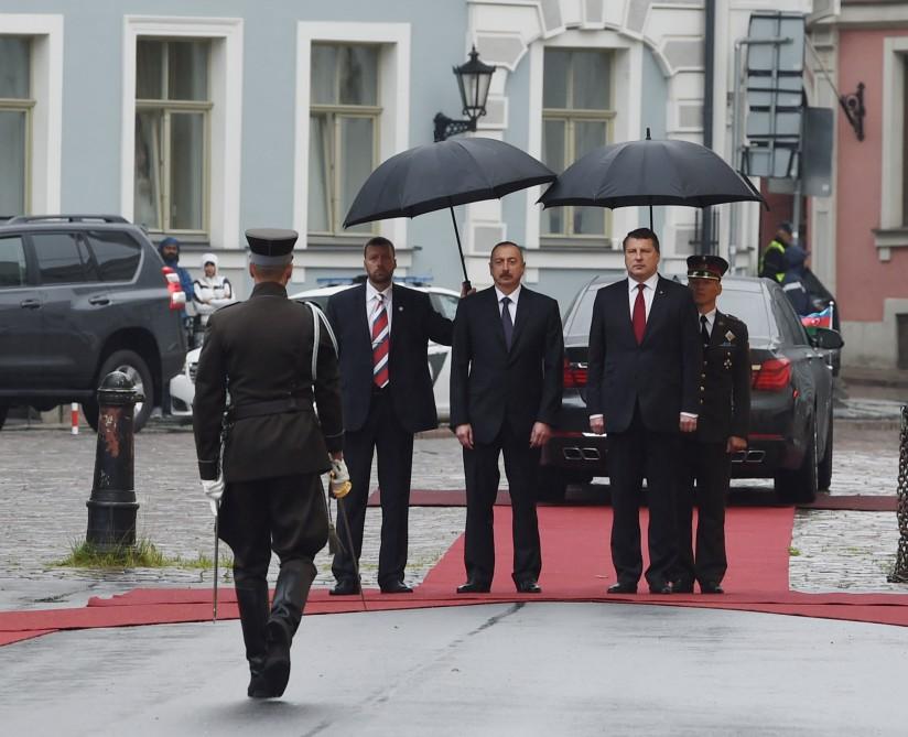 Official welcome ceremony held for Ilham Aliyev in Riga (PHOTO)