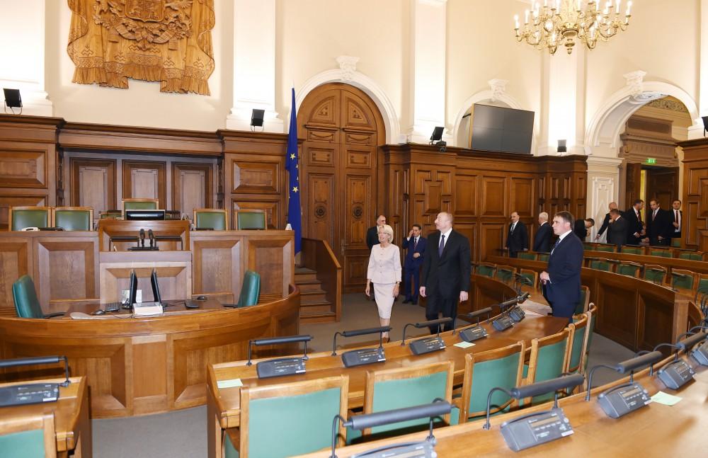 Ilham Aliyev meets speaker of Latvian parliament (PHOTO)